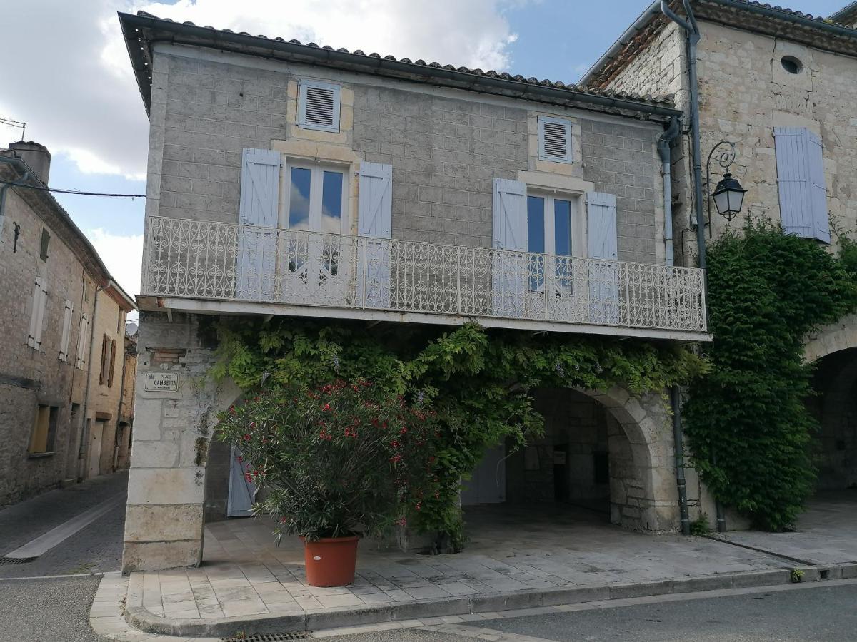 Cahors Sud : Maison Quercynoise Avec Vue Sur Place Du Village Castelnau-Montratier Exterior foto